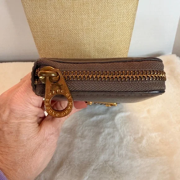 Marc By Marc Jacobs Black Wallet with Gold Plate - Picture 6 of 15